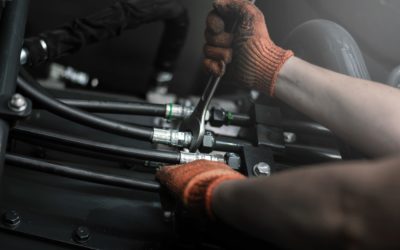 Fuite de flexible hydraulique : les 4 causes les plus fréquentes